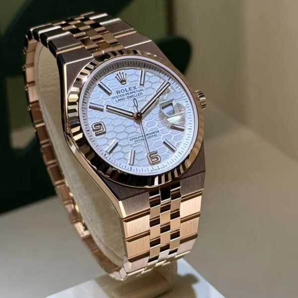 Rolex Oyster Perpetual Land-Dweller 36 (Reference 127235-0001)