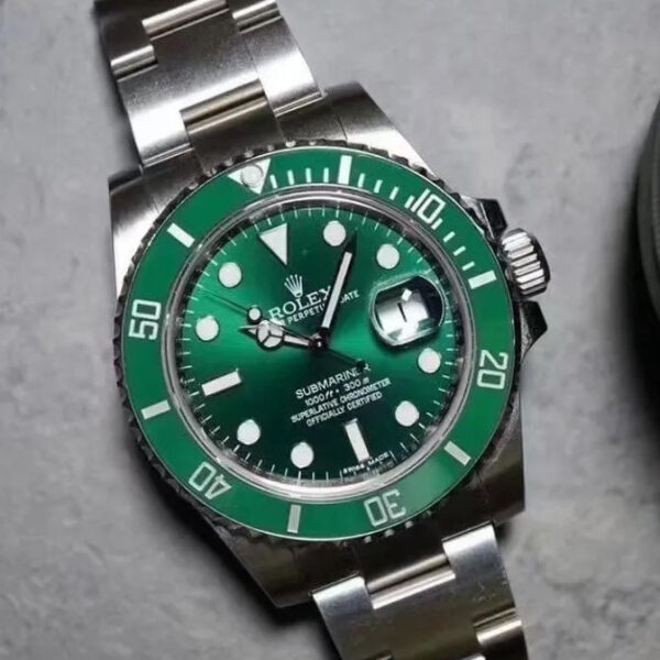 Rolex Oyster Perpetual Submariner Date "Hulk" (Reference 116610LV)